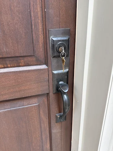 House Lockout Pittsburgh – LocKey Locksmith helping homeowner regain access
